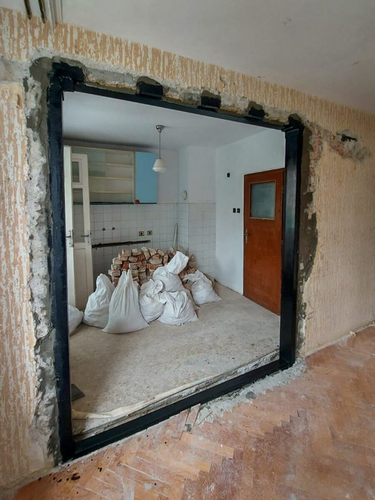укрепване_избиване_стена_къща