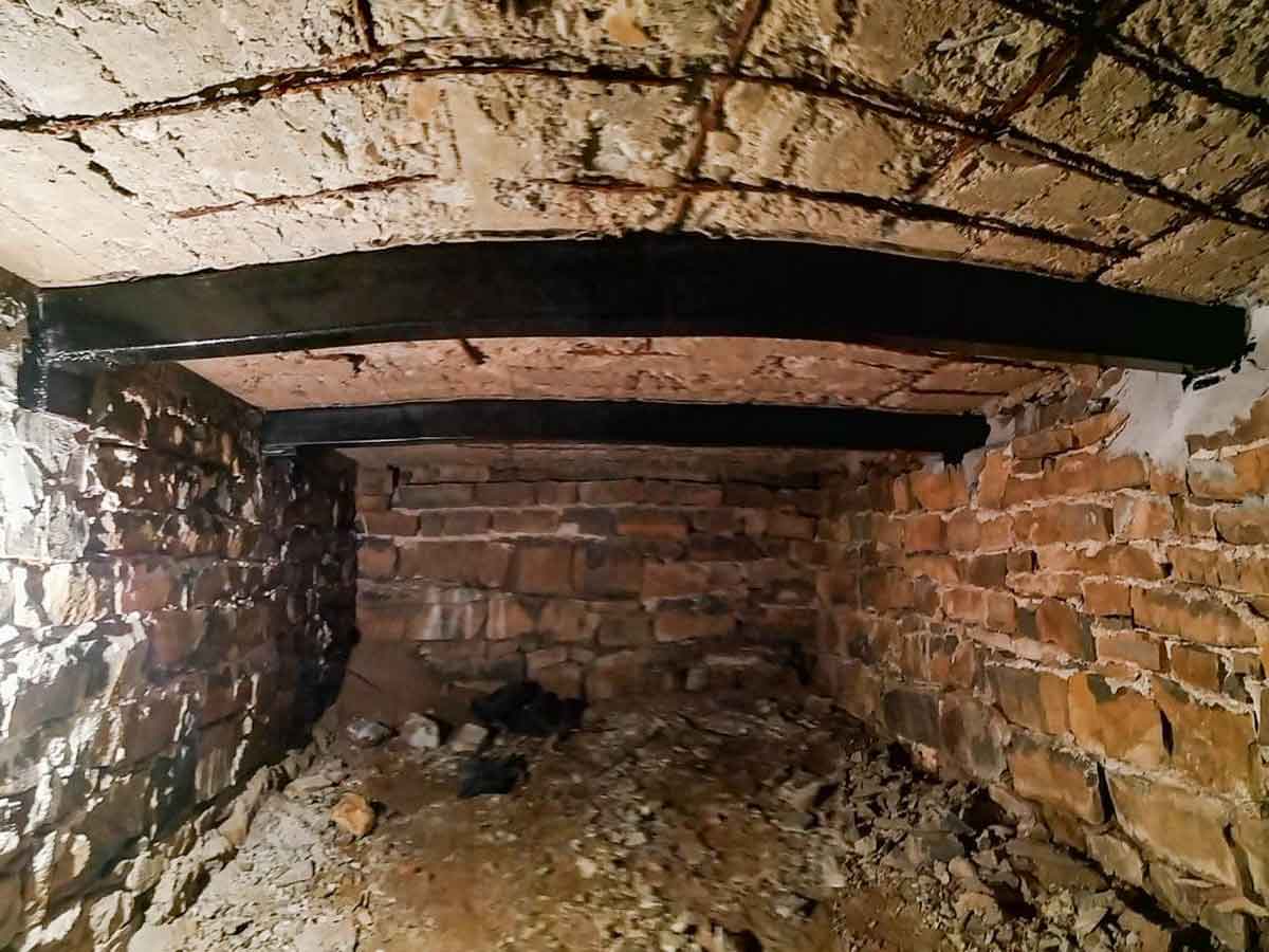 3_корозия_стара_плоча_къща